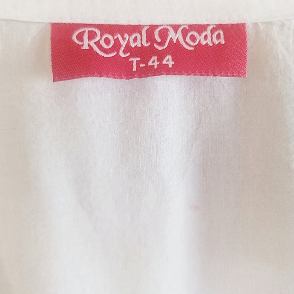 Royal Moda Crisp White Cotton Top Embroidery & Crochet Features .. Spotless! - Picture 4 of 5